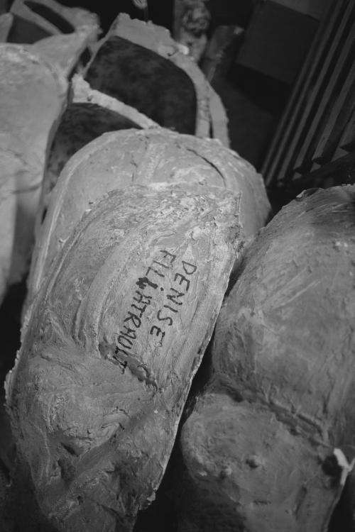 Iconographie - Moules pour fabrication de têtes dans l’atelier du Carnaval de Nantes 