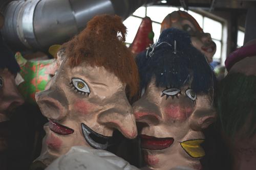 Iconographie - Personnages de char lors de la visite de l’atelier du Carnaval de Nantes 