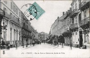 Iconographie - Rue de Paris et entrée du jardin de Vichy