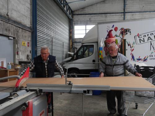 Iconographie - Fabrication des boites de conservation des maquettes des chars du Carnaval