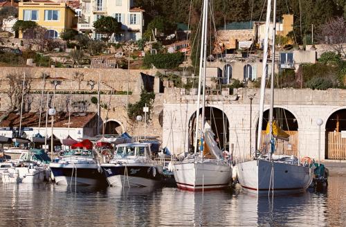 Iconographie - Photos de bateaux de pêche dans les ports