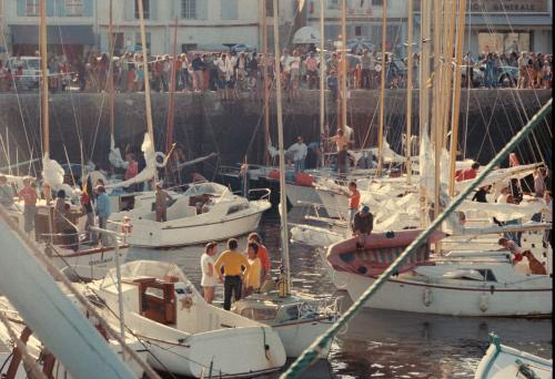 Iconographie - Photos de bateaux de pêche dans les ports