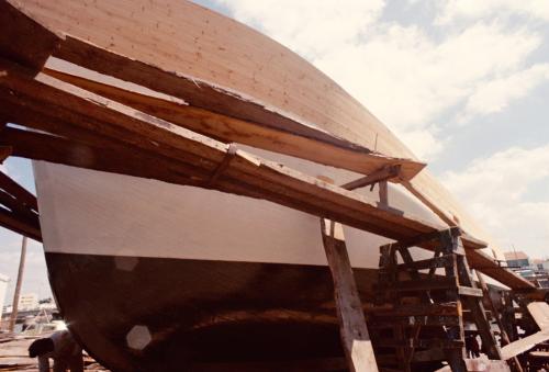 Iconographie - Construction bateaux en bois dans le port de Saint-Gilles-Croix-de-Vie