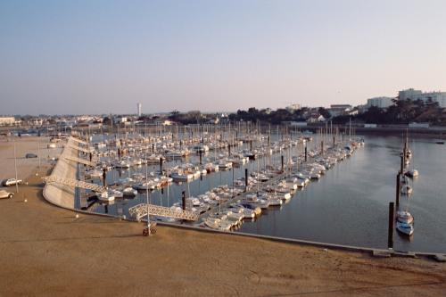 Iconographie - Vue du port de Saint-Gilles