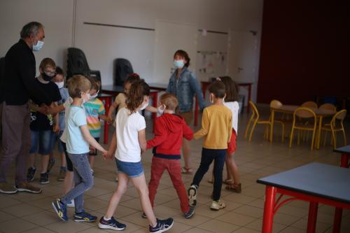 Iconographie - Animation danse et chant à l’école Sainte Marie