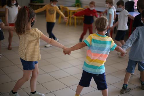 Iconographie - Animation danse et chant à l’école Sainte Marie