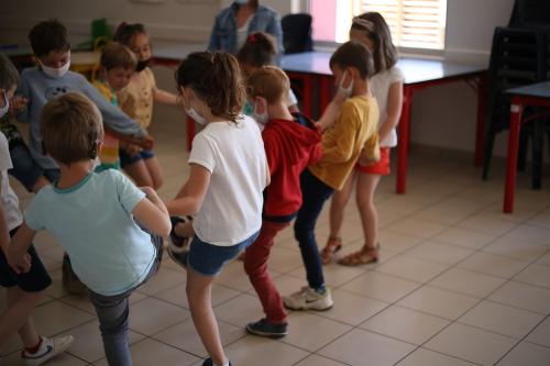 Iconographie - Animation danse et chant à l’école Sainte Marie