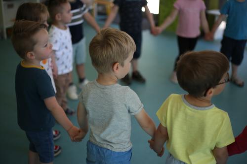 Iconographie - Animation danse et chant à l’école Sainte Marie