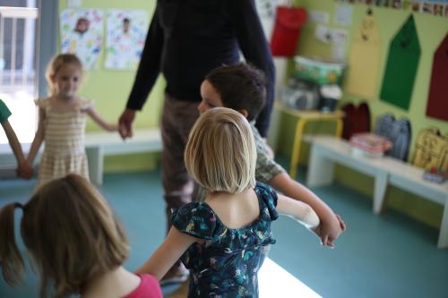 Iconographie - Animation danse et chant à l’école Sainte Marie