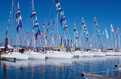 Iconographie - Exposition de bateaux Beneteau au Grand Pavois