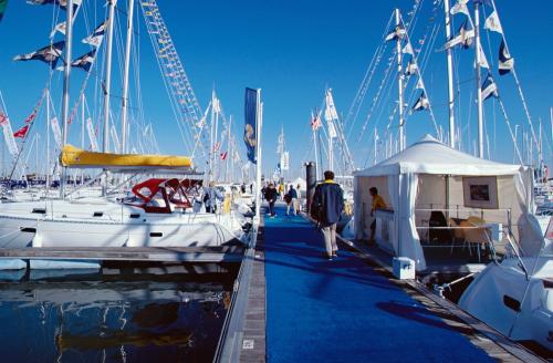 Iconographie - Exposition de bateaux Beneteau au Grand Pavois