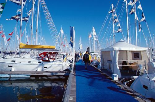 Iconographie - Exposition de bateaux Beneteau au Grand Pavois