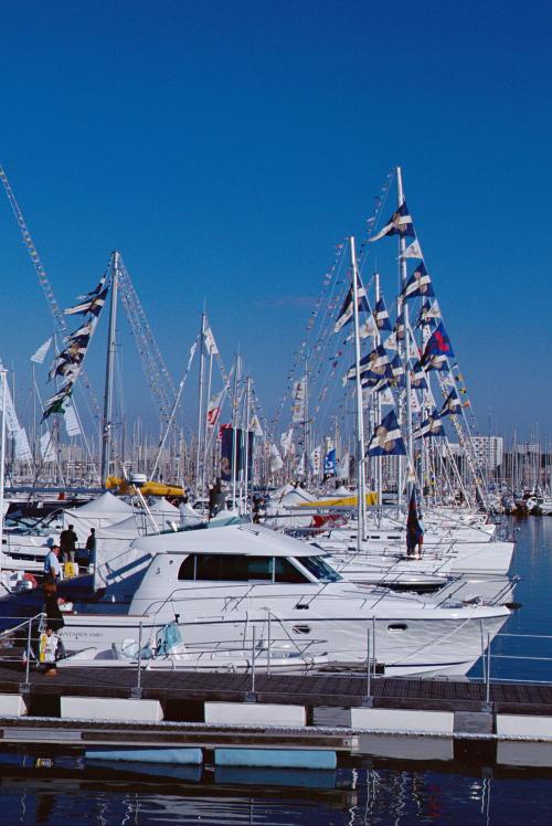 Iconographie - Exposition de bateaux Beneteau au Grand Pavois