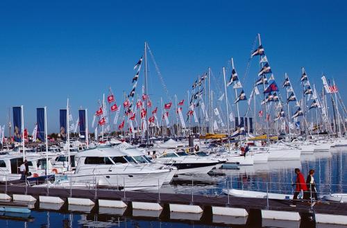 Iconographie - Exposition de bateaux Beneteau au Grand Pavois