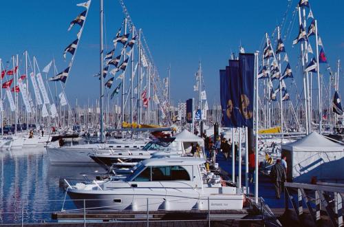 Iconographie - Exposition de bateaux Beneteau au Grand Pavois