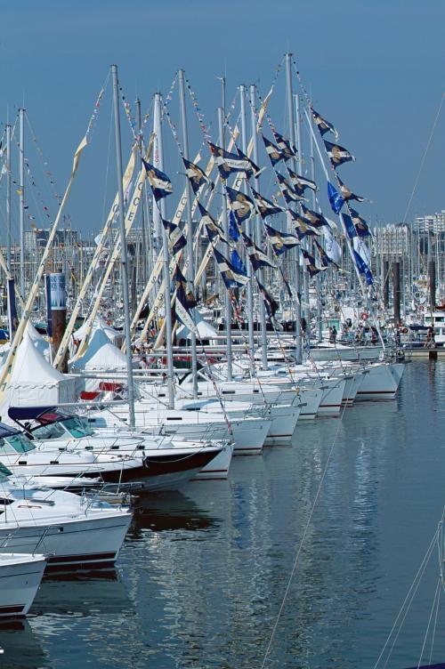 Iconographie - Exposition de bateaux Beneteau au Grand Pavois