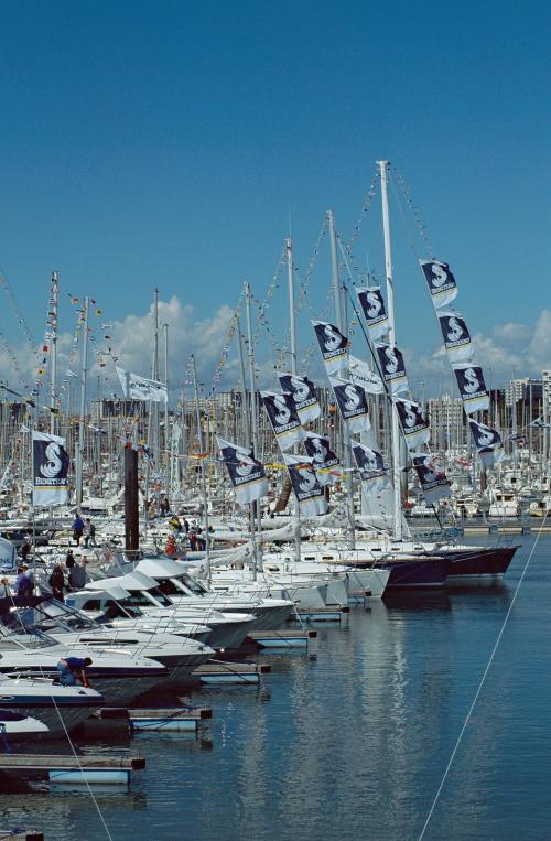 Iconographie - Exposition de bateaux Beneteau au Grand Pavois