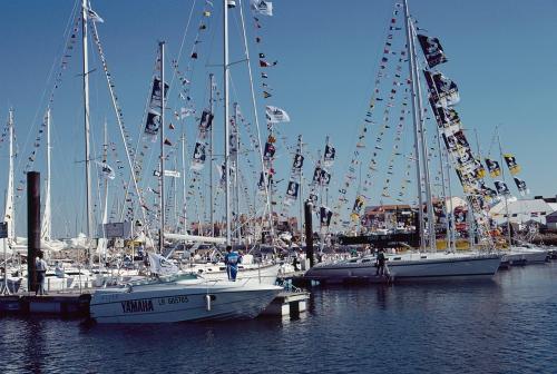 Iconographie - Exposition de bateaux Beneteau au Grand Pavois