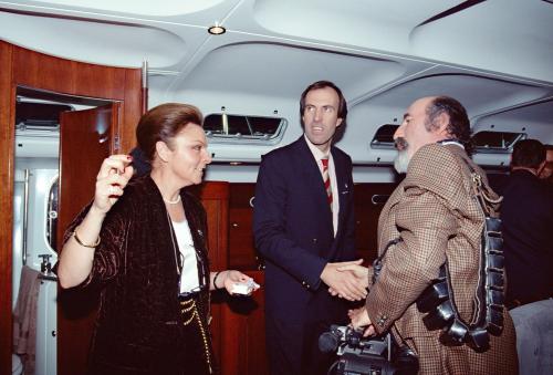 Iconographie - Dans un bateau Bénéteau au salon nautique de Paris