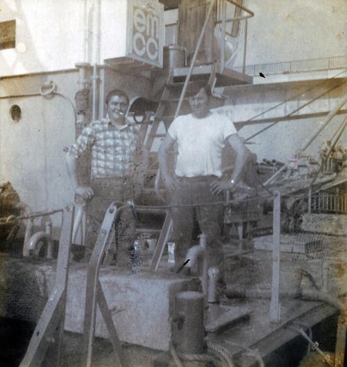 Iconographie - Marins posant sur un bateau