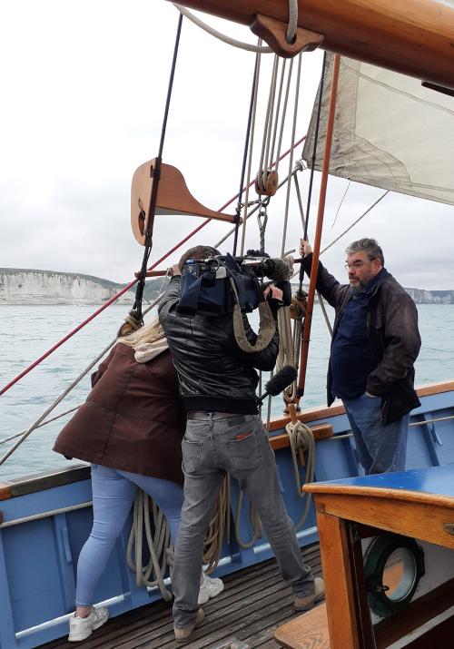 Iconographie - Pascal Servain en interview pour TF 1