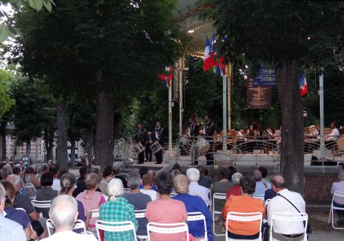 Iconographie - Concert sous le kiosque