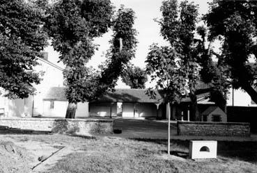 Iconographie - Groupe scolaire, cours de récréation