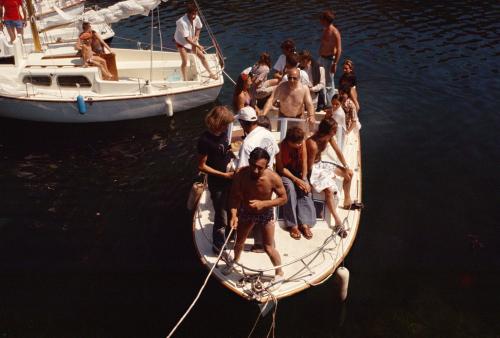 Iconographie - Plusieurs personnes sur un même bateau