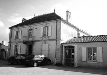 Iconographie - Façade du foyer logement