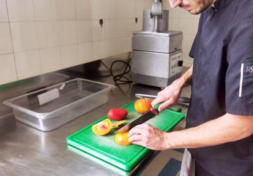 Iconographie - Cuisine pour les purées pour enfants de la marque L'Unique