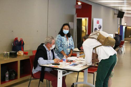 Iconographie - Roger Rambaud et Odile Amossé sur le stand Arexcpo à la Grande Fête