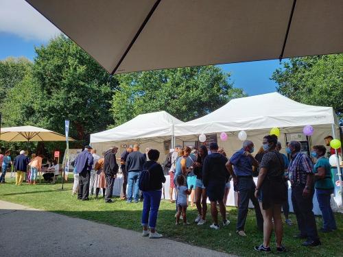 Iconographie - Stands des producteurs de Vendée à la Grande Fête