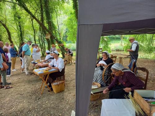 Iconographie - Démonstration des savoir-faire traditionnel lors de la Grande Fête