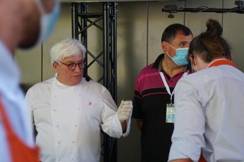 Iconographie - Démonstration de cuisine par Lionel Guilbaud lors de la Grande Fête de Vendée