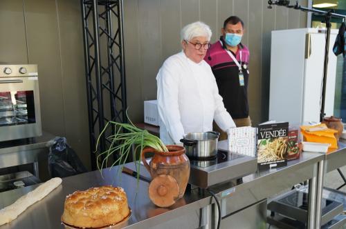 Iconographie - Démonstration de cuisine par Lionel Guilbaud lors de la Grande Fête de Vendée