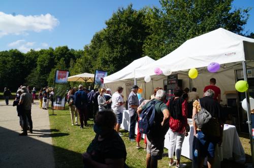 Iconographie - Stands des producteurs de la Vendée lors de la Grande Fête