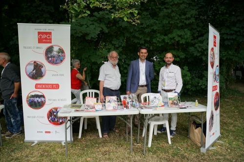 Iconographie - Michel Colleu, Christophe Aubineau et Philippe Boisseleau sur le points « inventaire PCI » lors de la Grande Fête