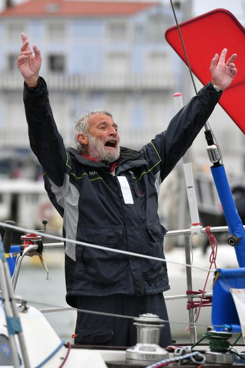 Iconographie - Jean-Luc Van den Heede arrivée du Golden Globe race