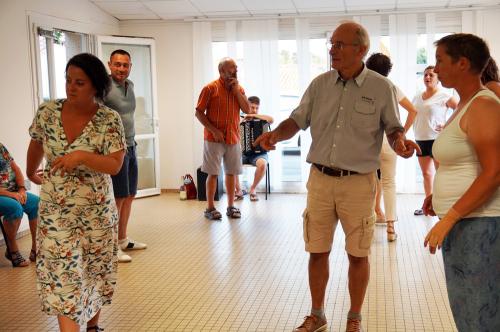 Iconographie - Apprentissage du quadrille sablais par Terre d'Islàs