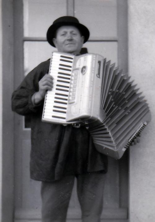 Iconographie - Maurice Delavaud, accordéoniste