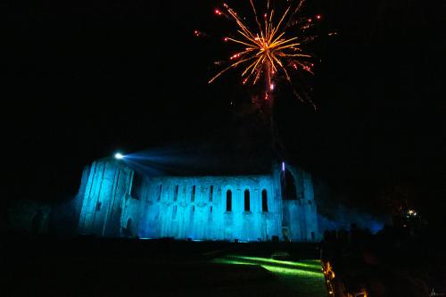 Iconographie - Noël à l'abbaye - Feu artifice