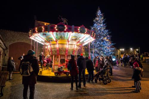 Iconographie -  Noël au château - Le marché