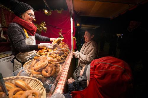 Iconographie -  Noël au château - Le marché