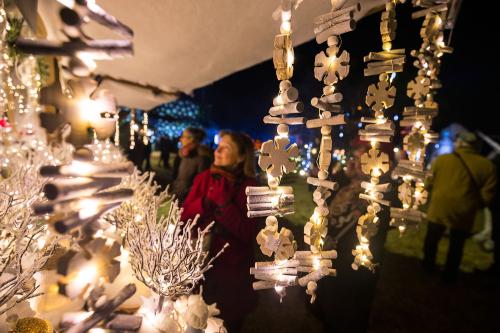 Iconographie -  Noël au château - Le marché