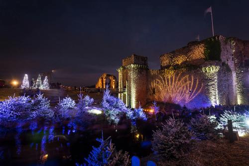 Iconographie -  Noël au château - Le marché