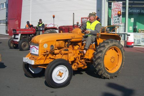 Iconographie - Tracteur agricole, Renault N72