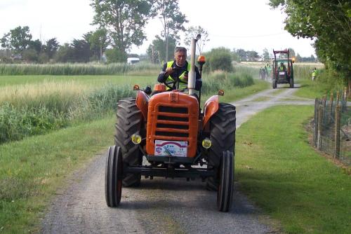 Iconographie - Tracteur agricole SEMECA