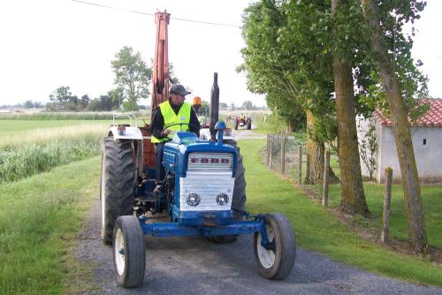 Iconographie - Tracteur agricole Ford