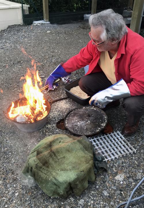 Iconographie - Michel Finck à la cuisson Raku