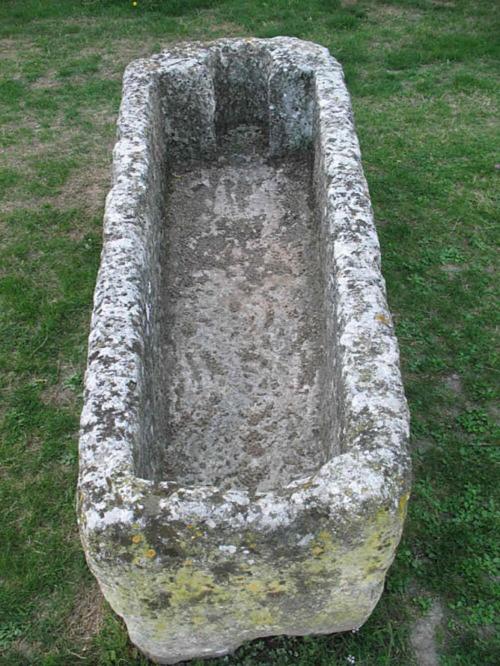 Iconographie - Cuve de sarcophage (957-3-1b) trouvée à Saint-Jean-de-Corcoué en 1957